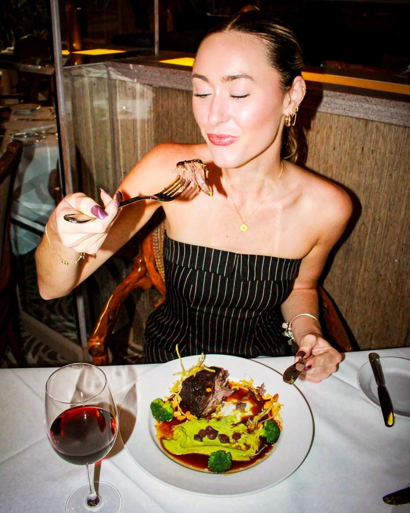 POV: You're on the kind of girls night that actually lives up to the hype.
Good wine. Better company. The kind of night where every bite hits different and you're already planning when you're coming back.

This is your sign to stop settling for medio