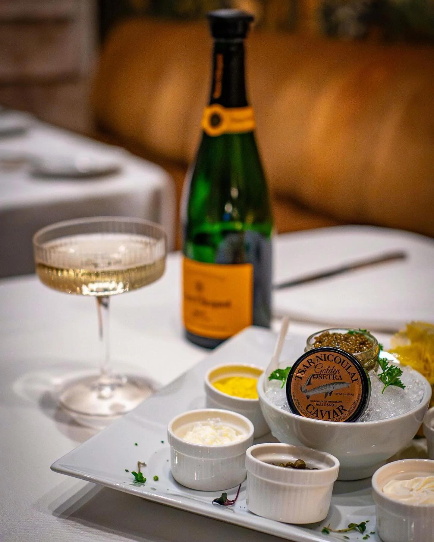 Make it a night for caviar and champagne. 🥂✨
Indulge in delicate pearls, perfectly chilled bubbles, and the timeless elegance of Wally&rsquo;s Desert Turtle. Because some evenings are meant to be savored in style.

#wallysdesertturtle #ranchomirage 