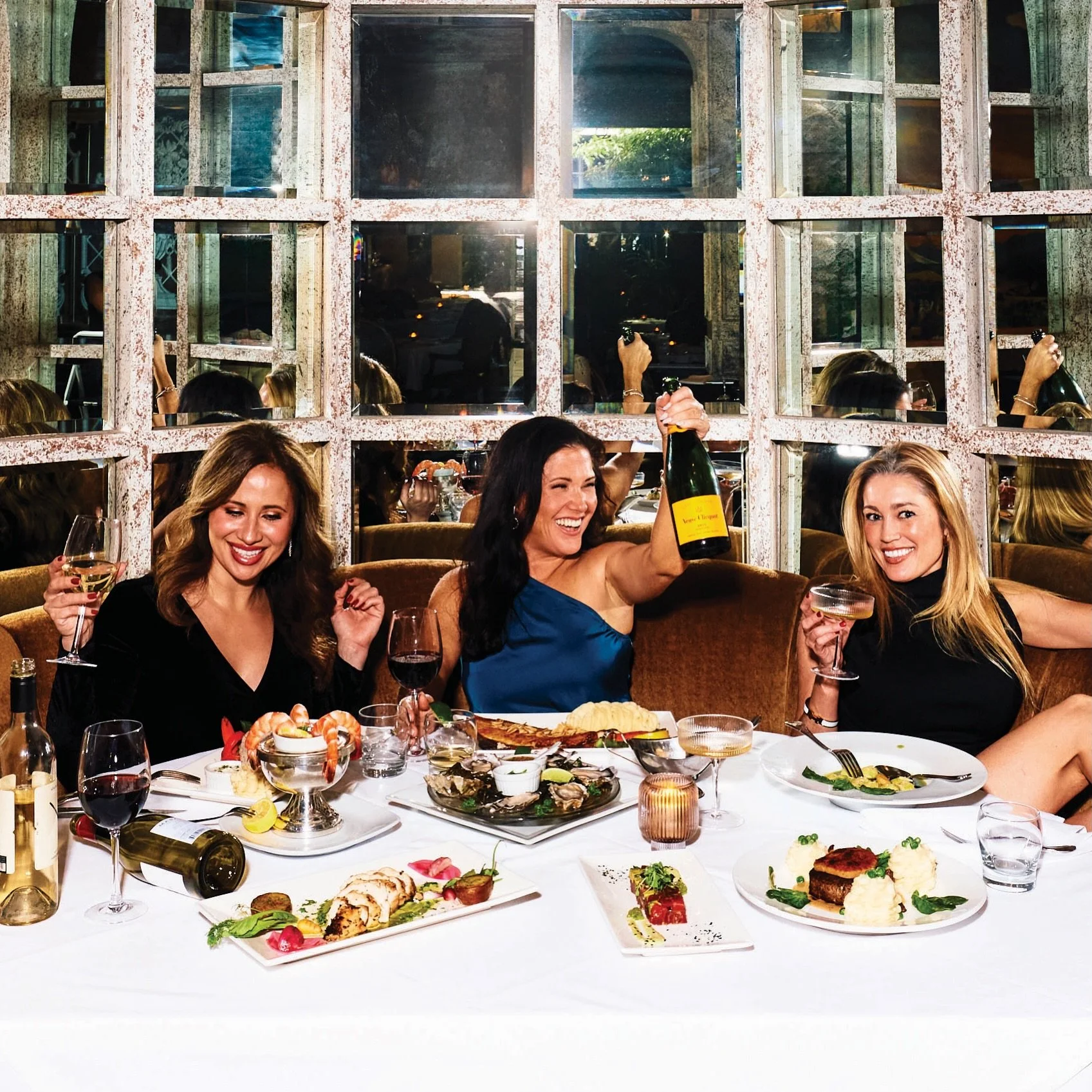 Classic never looked so GOOD&hellip; 🥂 
&hellip;
Wally&rsquo;s Open for Season
Friday, October 9th

#wereback #wallysdesertturtle #visitranchomirage #palmsprings #restaurant