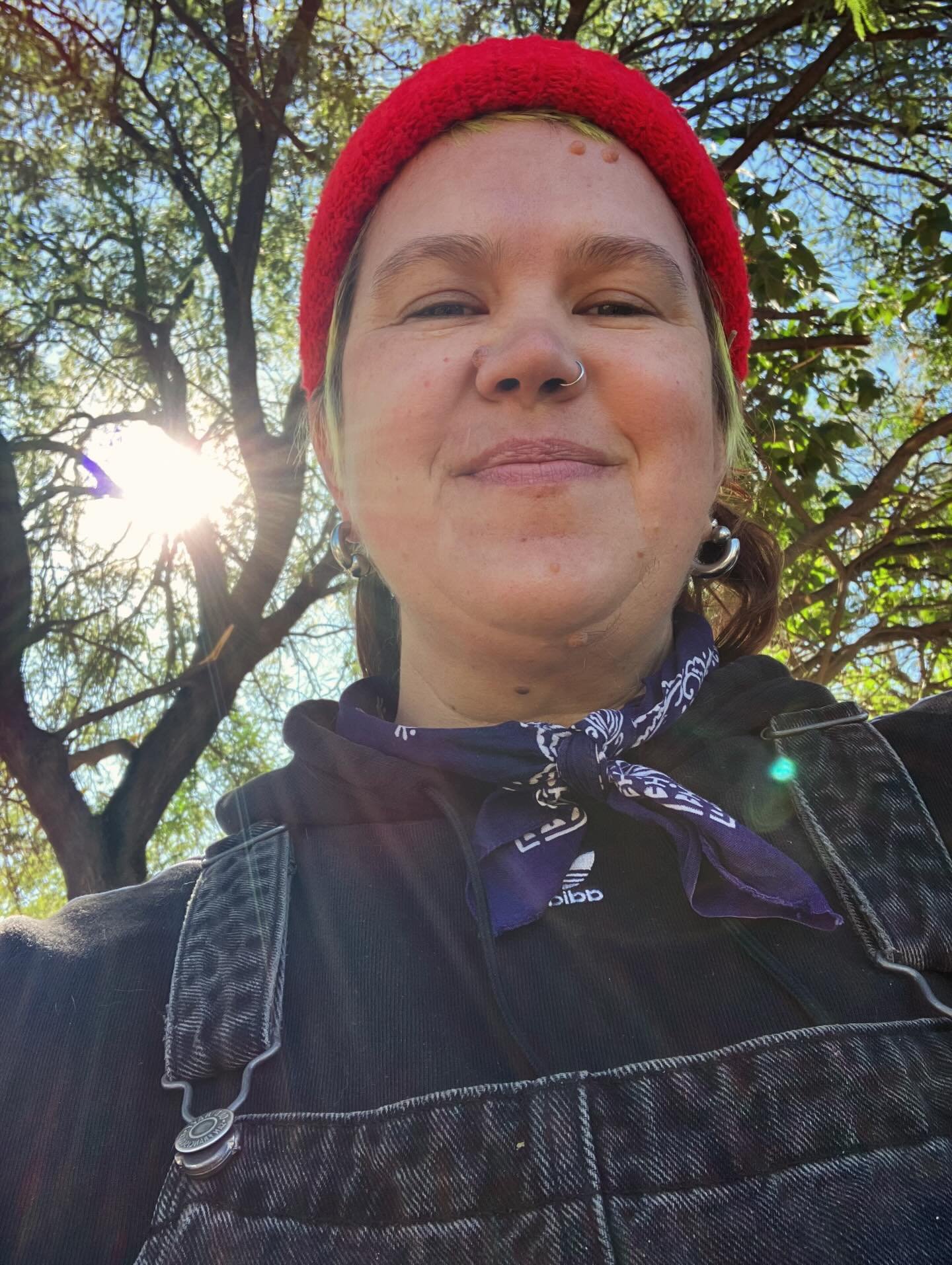 WINTER OPEN HOURS TOMORROW 💐

come by the apothecary and invest in hyper local seasonal formulas and gift sets for the cold season!

the shop will be fully stocked with syrups, scents, soaks and teas, a limited number of little bitch boxes, ritual s