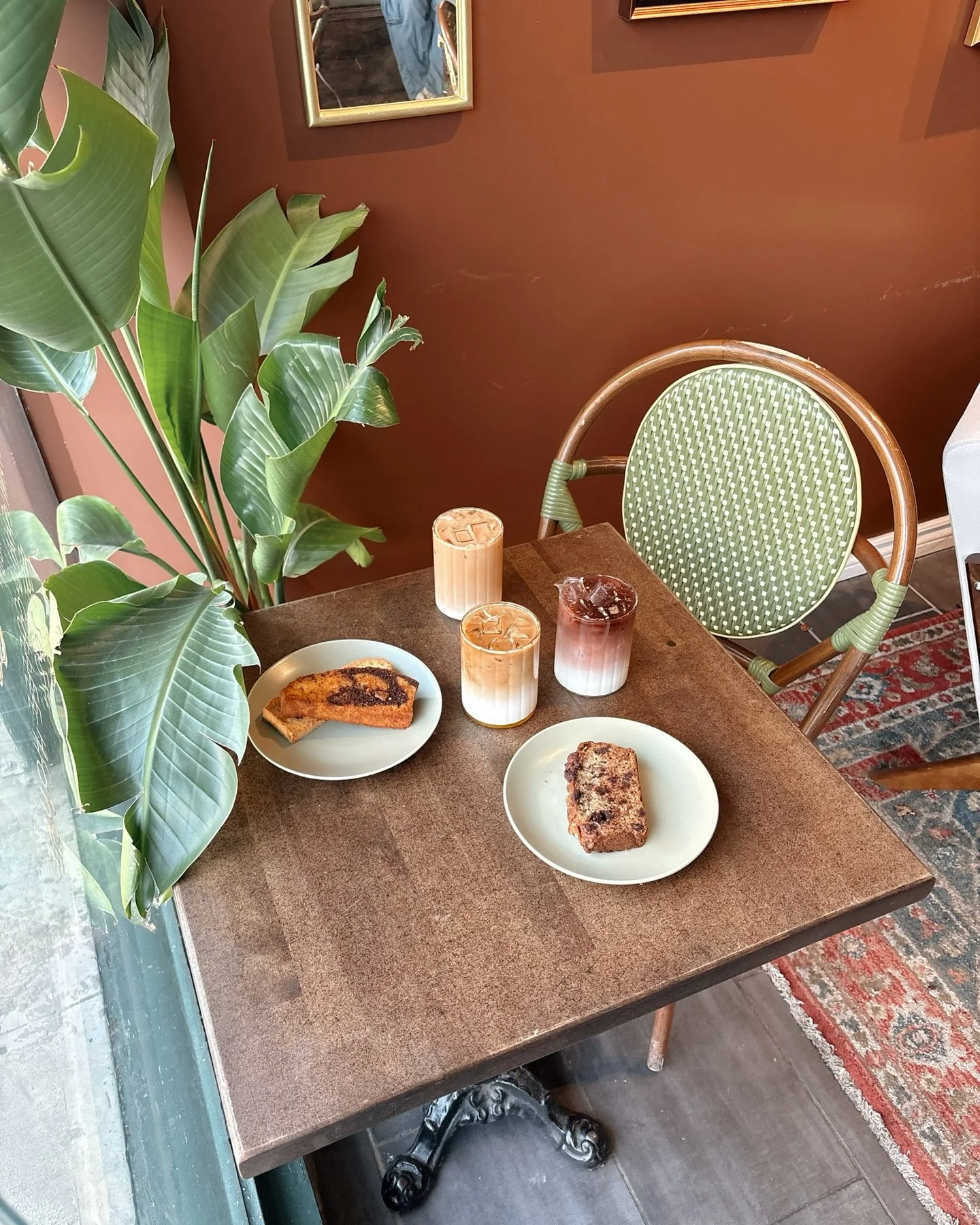 table for two? iced chai? rainy day?

#kaafi #kaafinyc #nyc #nycchai #pakistaninyc #pakistani #nyccoffee #nycfoodie #nycfood #nycphotography #nyceats #nycrealestate