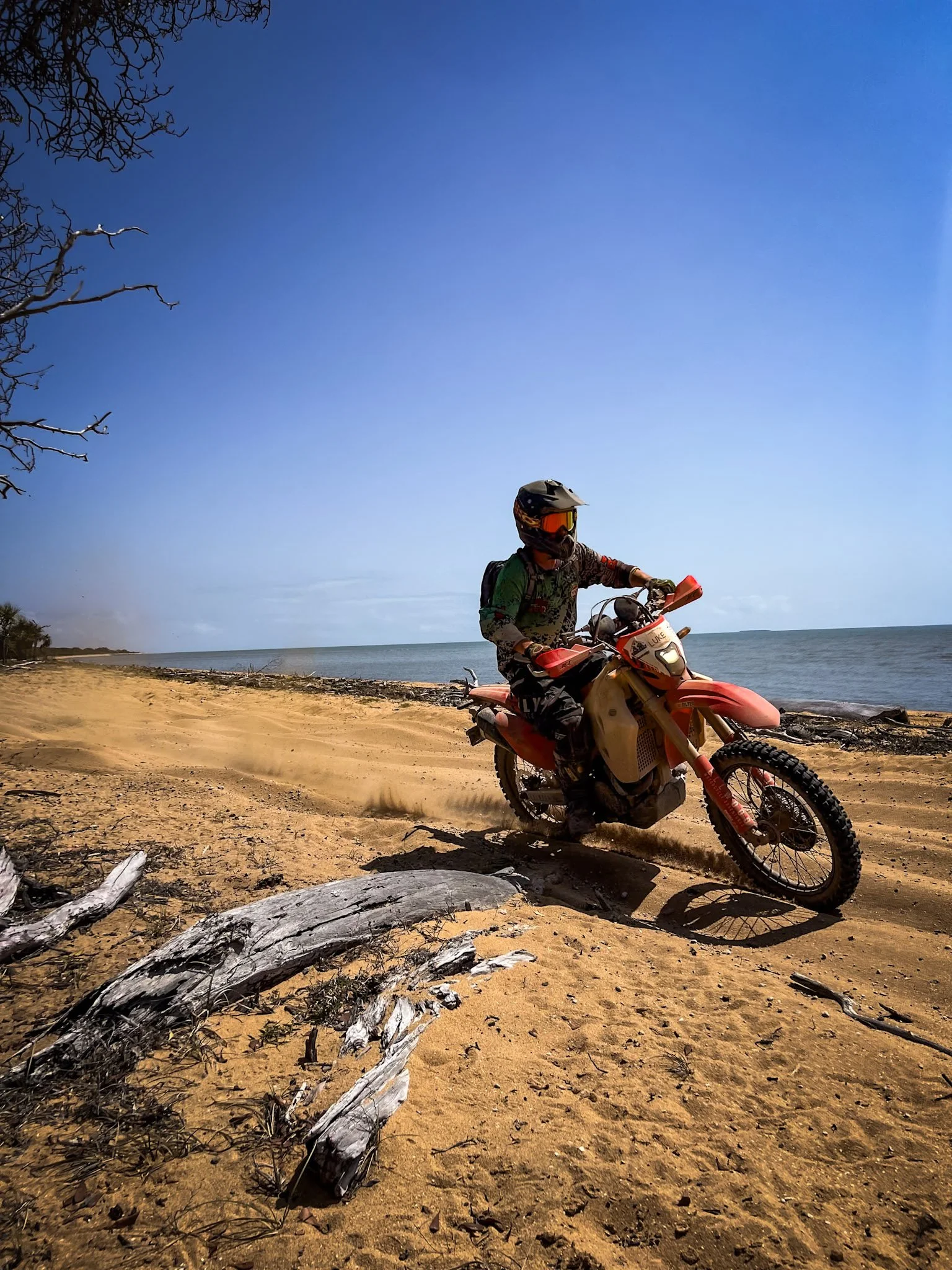 Cape York motorcycle tour Australia – guided off-road dirt bike adventure with Old Telegraph Track, river crossings and remote outback riding