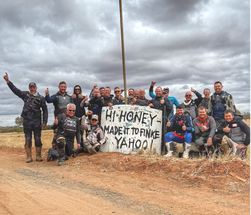 simpson desert dirtbike tour