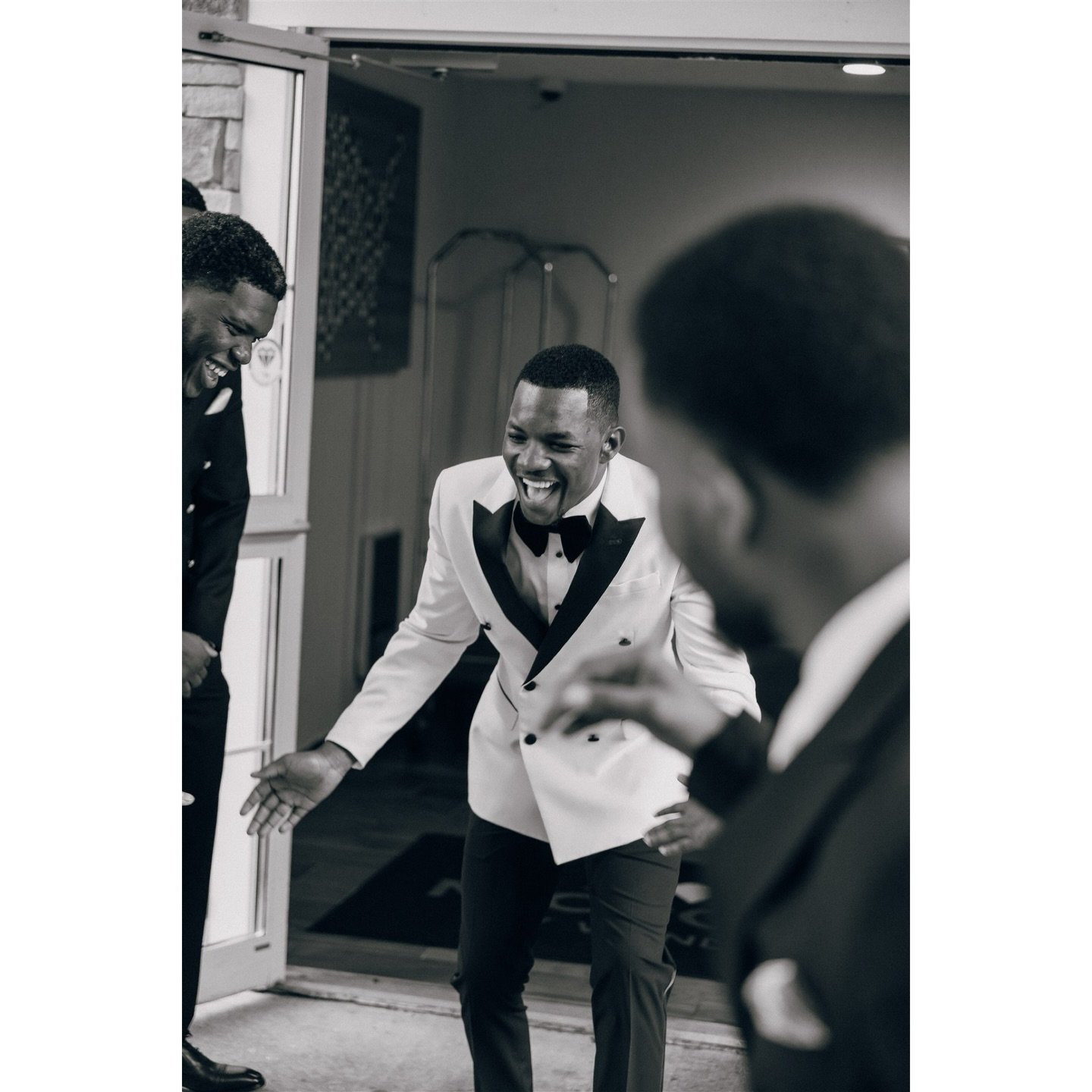 Before the walk down the aisle, there&rsquo;s this moment. Just him, his thoughts, and a new chapter about to begin.✨🖤🩶