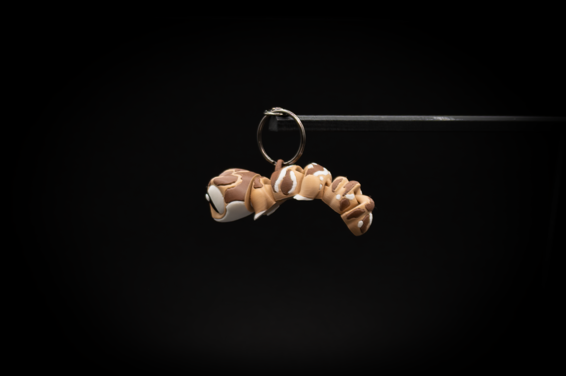 Gecko Keychain, GOB