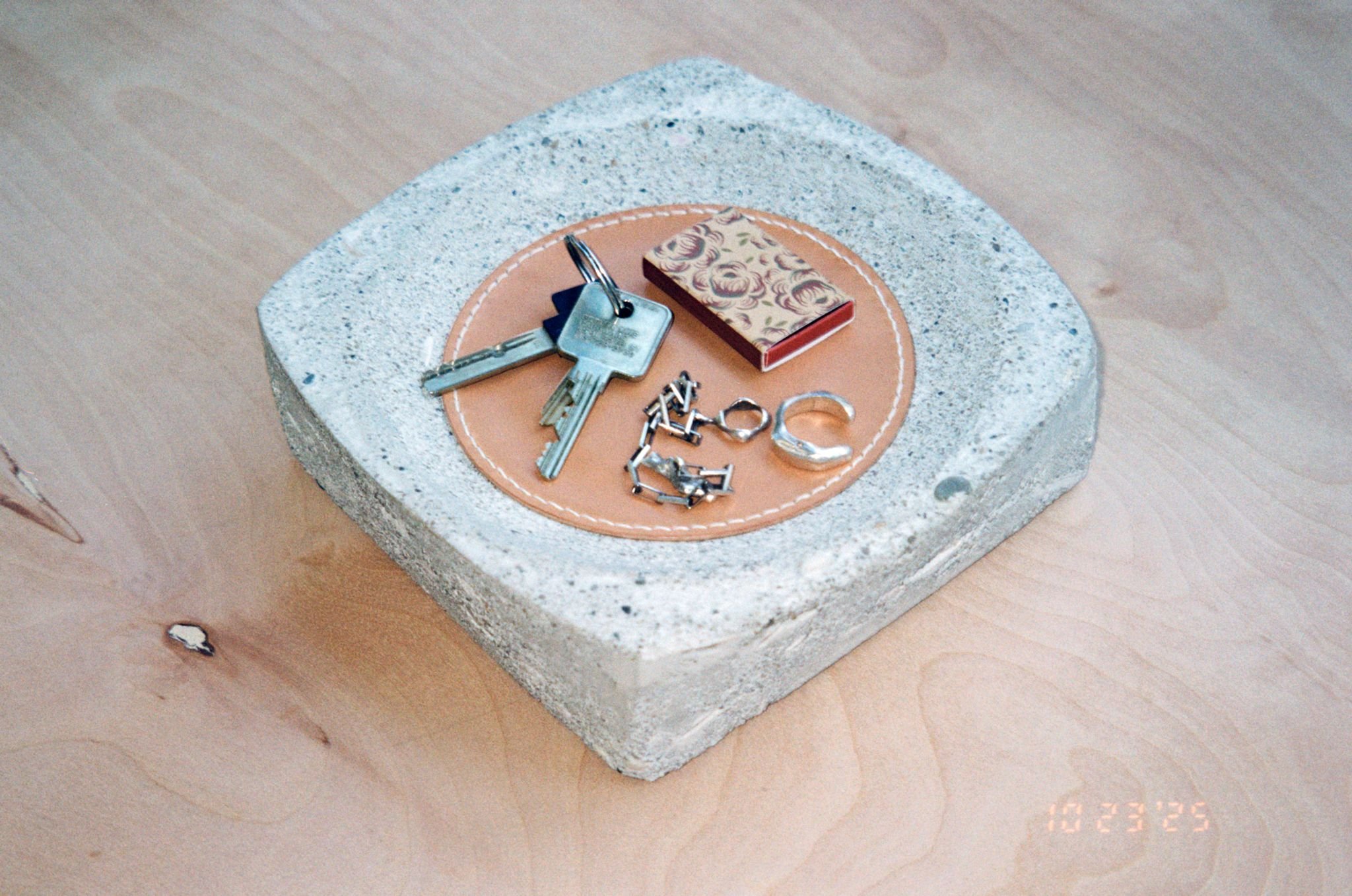 Vide Poche II for Scale