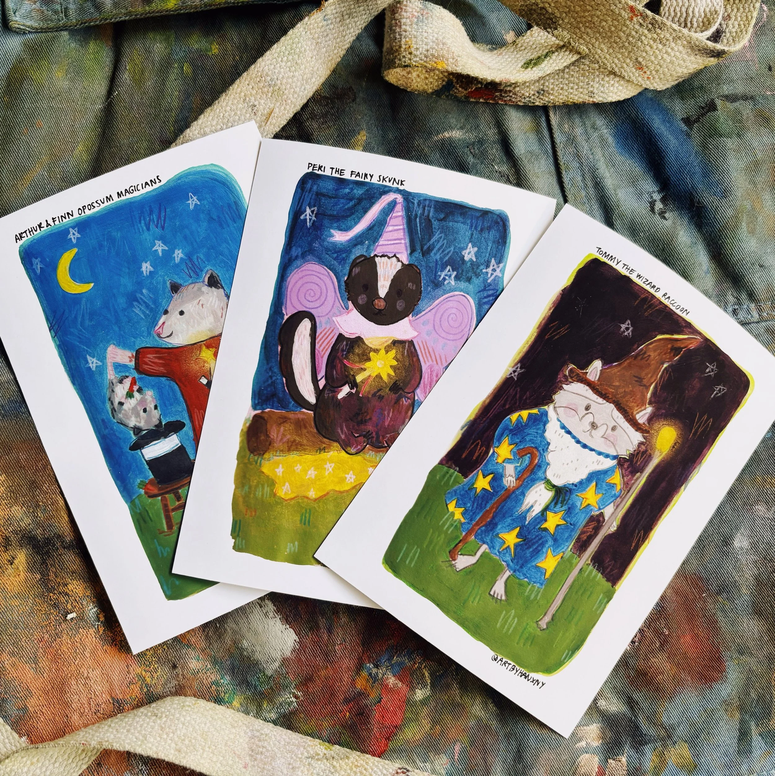 🚨NEW PRODUCTS ALERT!!🚨 
i did a little soft launch of these guys at the @mercado.536 fall fest last saturday and i&rsquo;m happy to welcome tommy the wizard raccoon, peri the fairy skunk, and arthur &amp; finn the opossum magicians into the art by 