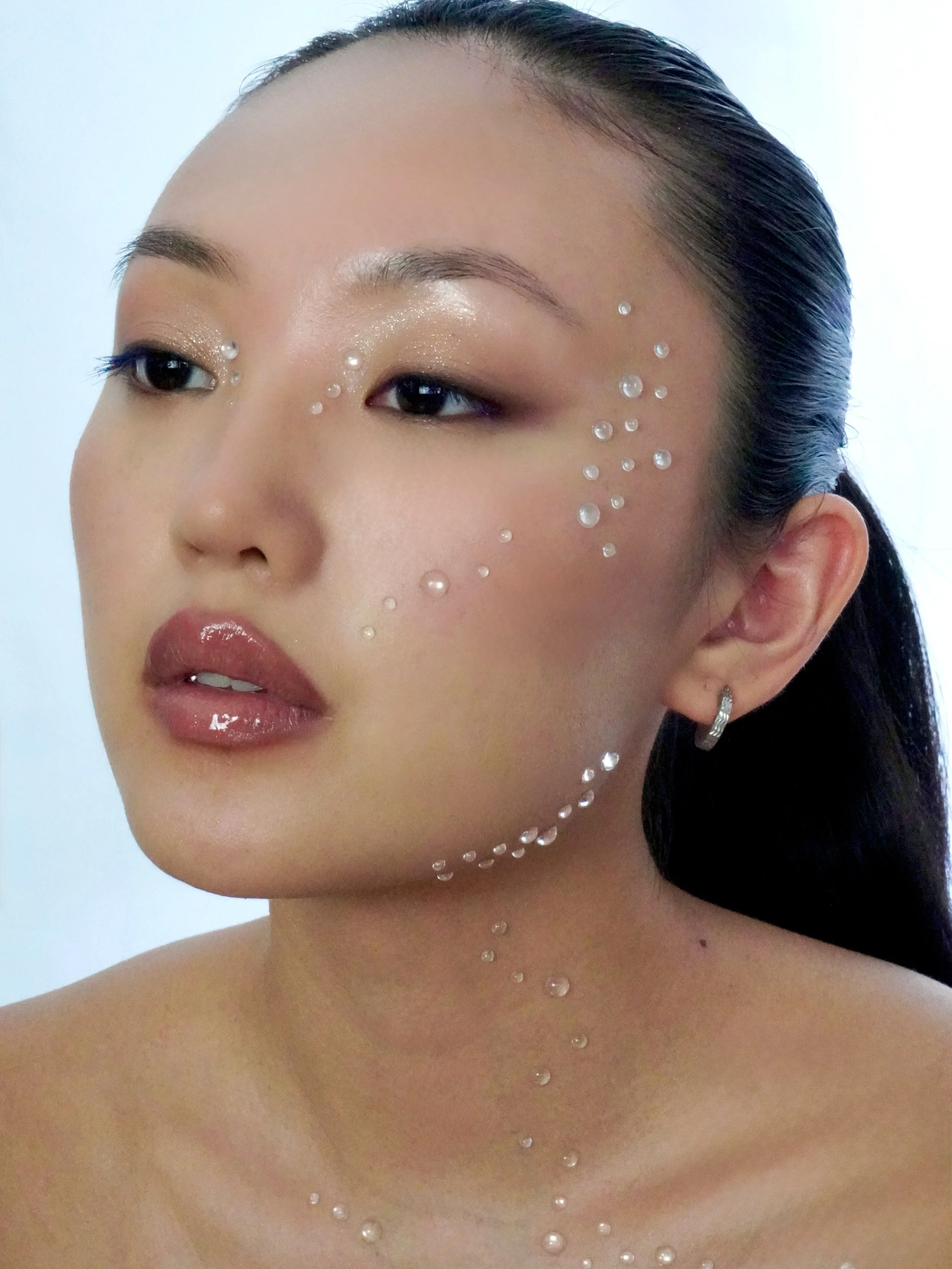 Lin💕

Complexion: 
@esumcosmetics face palette 

Eyes: 
@makeupbymario ethereal palette 
@esumcosmetics &lsquo;Sapphire&rsquo; mascara

Lips: 
@maccosmetics &lsquo;whirl&rsquo;lipliner
@maccosmetics &lsquo;Viva Planet&rsquo; lipstick

#nycmakeuparti