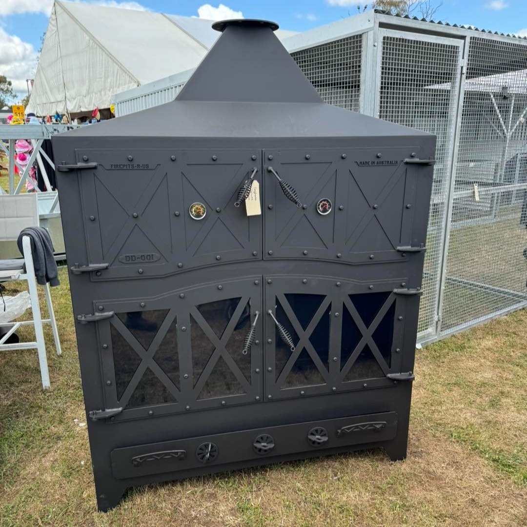 Firepits R Us - The Dog House Deluxe Outdoor Oven and Firepit.