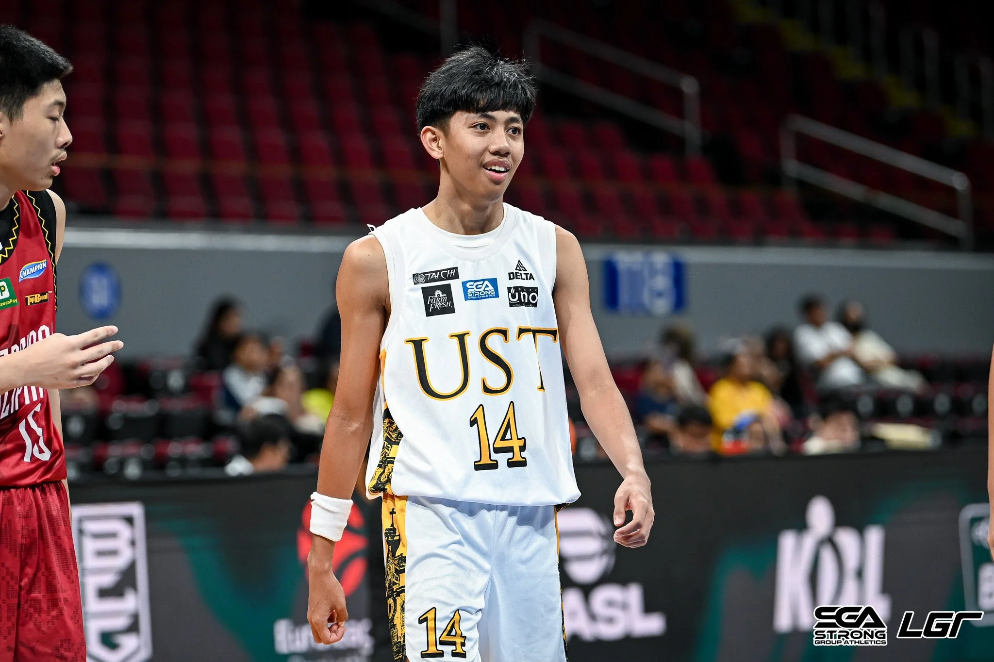 UST MAULS UPIS BY 67, STRENGTHENS GRIP ON THIRD