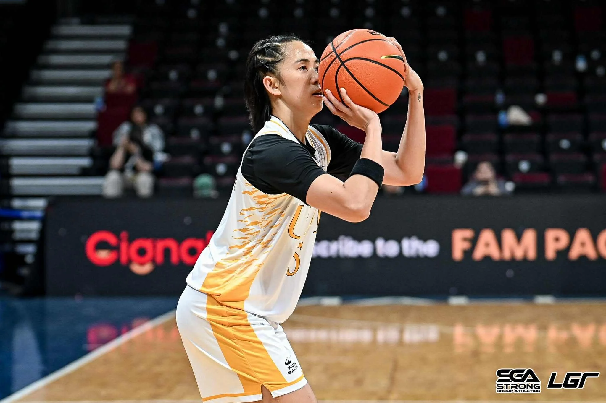 UST RIPS UP FOR 10TH STRAIGHT WIN