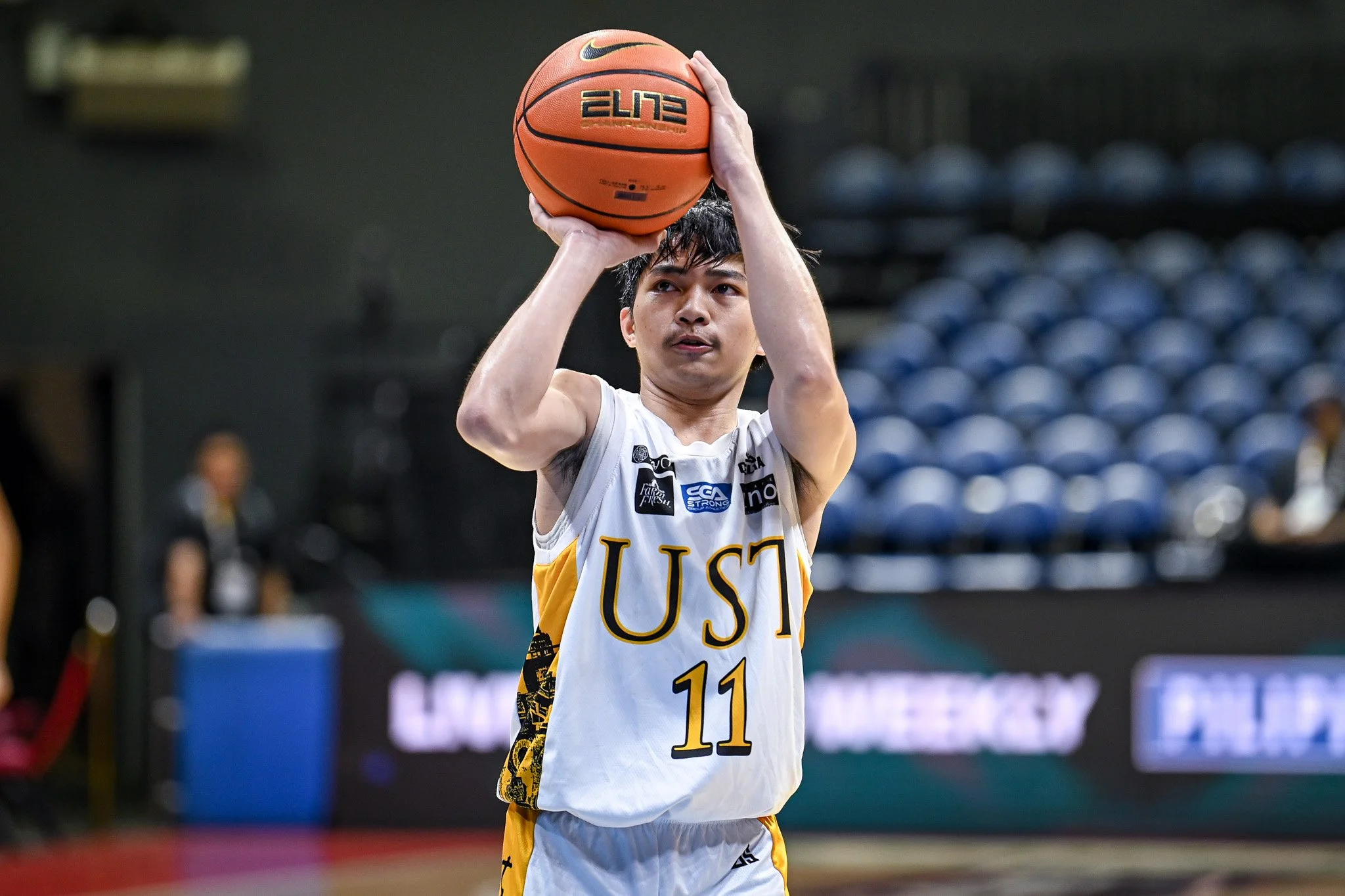 UST DOMINATES FEU-D TO CLINCH STEPLADDER SEMIS SPOT