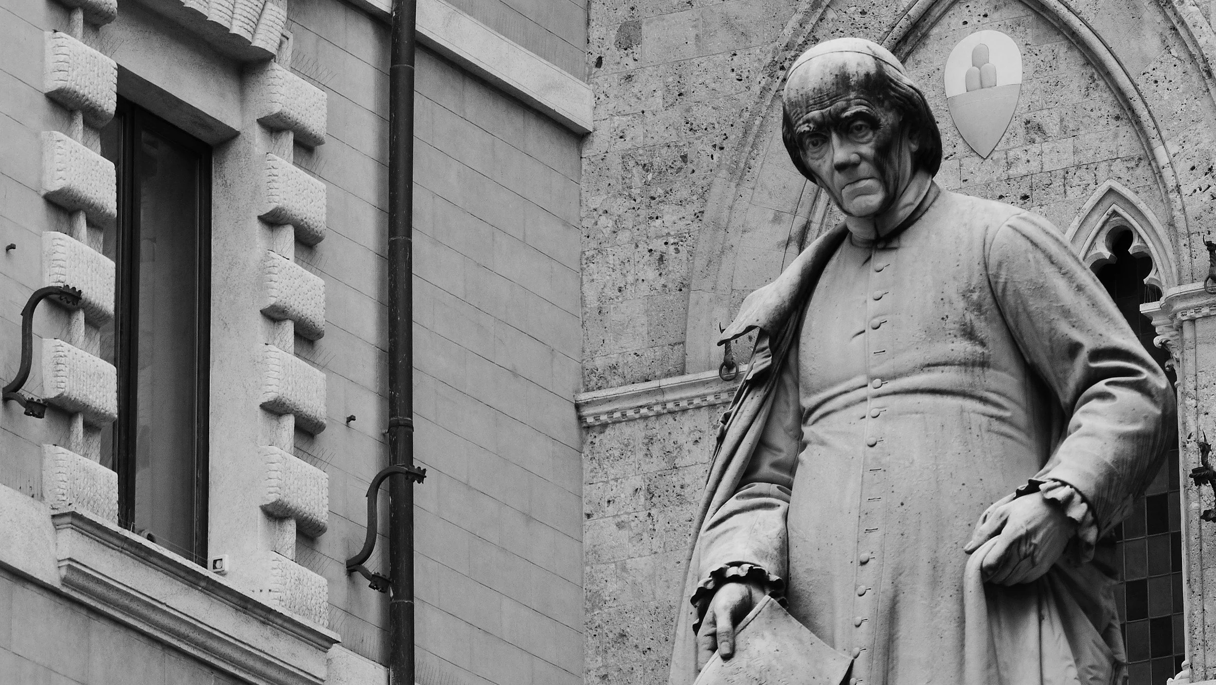 Statue of Sallustio Bandini - Piazza Salimbeni, Siena