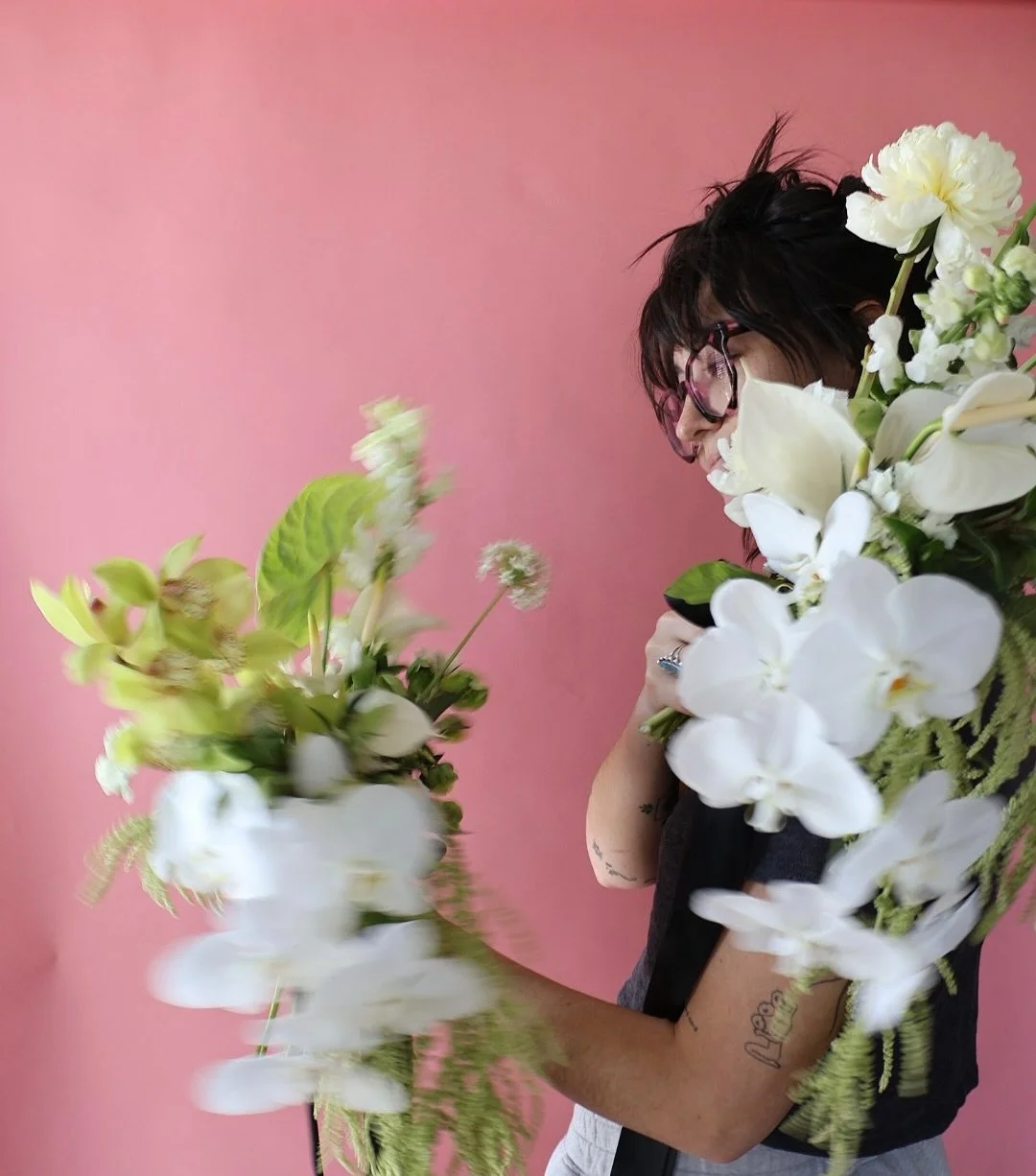 Slingin 💐 through my fingers 

This year I got to watch my friend marry her best friend, and on the morning of her big day, she had such a lovely moment dancing with her mom when this song came on.
Good thing it was after hair and before makeup 😭 
