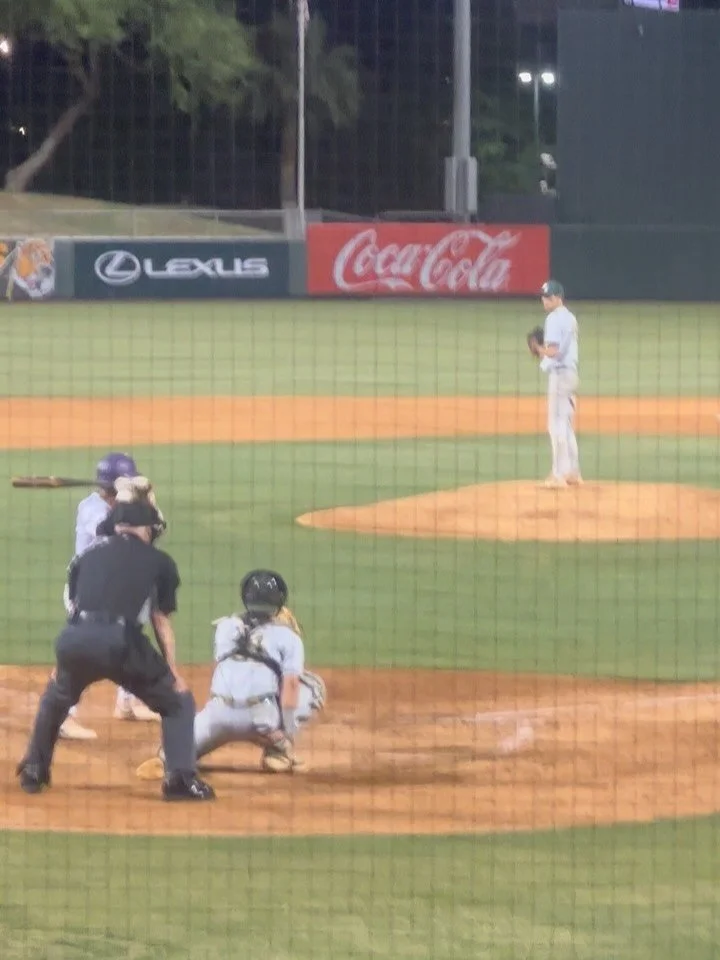 @parkerburke92 has a huge playoff appearance getting the W! pitching 3.1 innings , 4 hits, 1er, 0bb and 1K&hellip; 🔥🔥