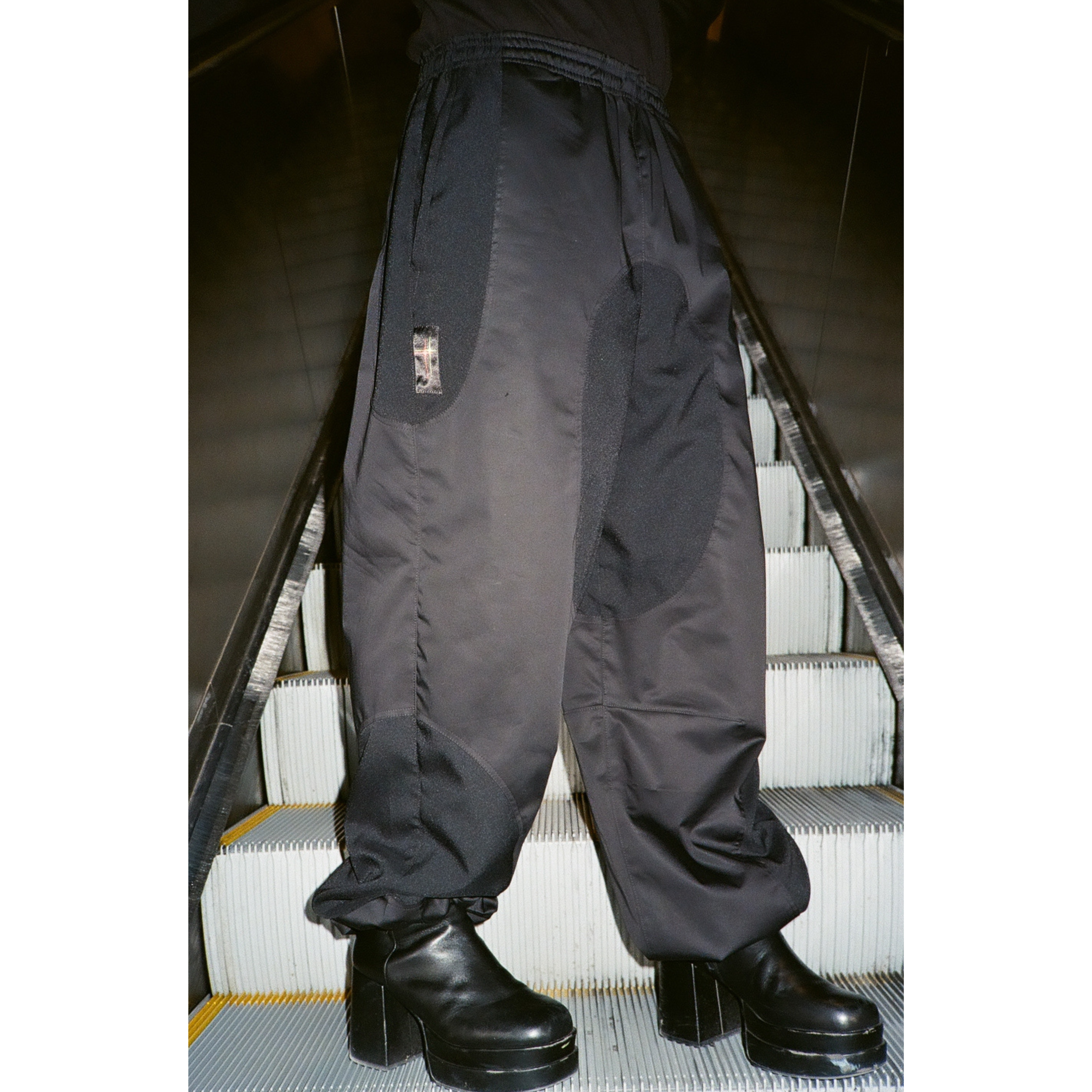 BLACK HOLSTER TROUSER