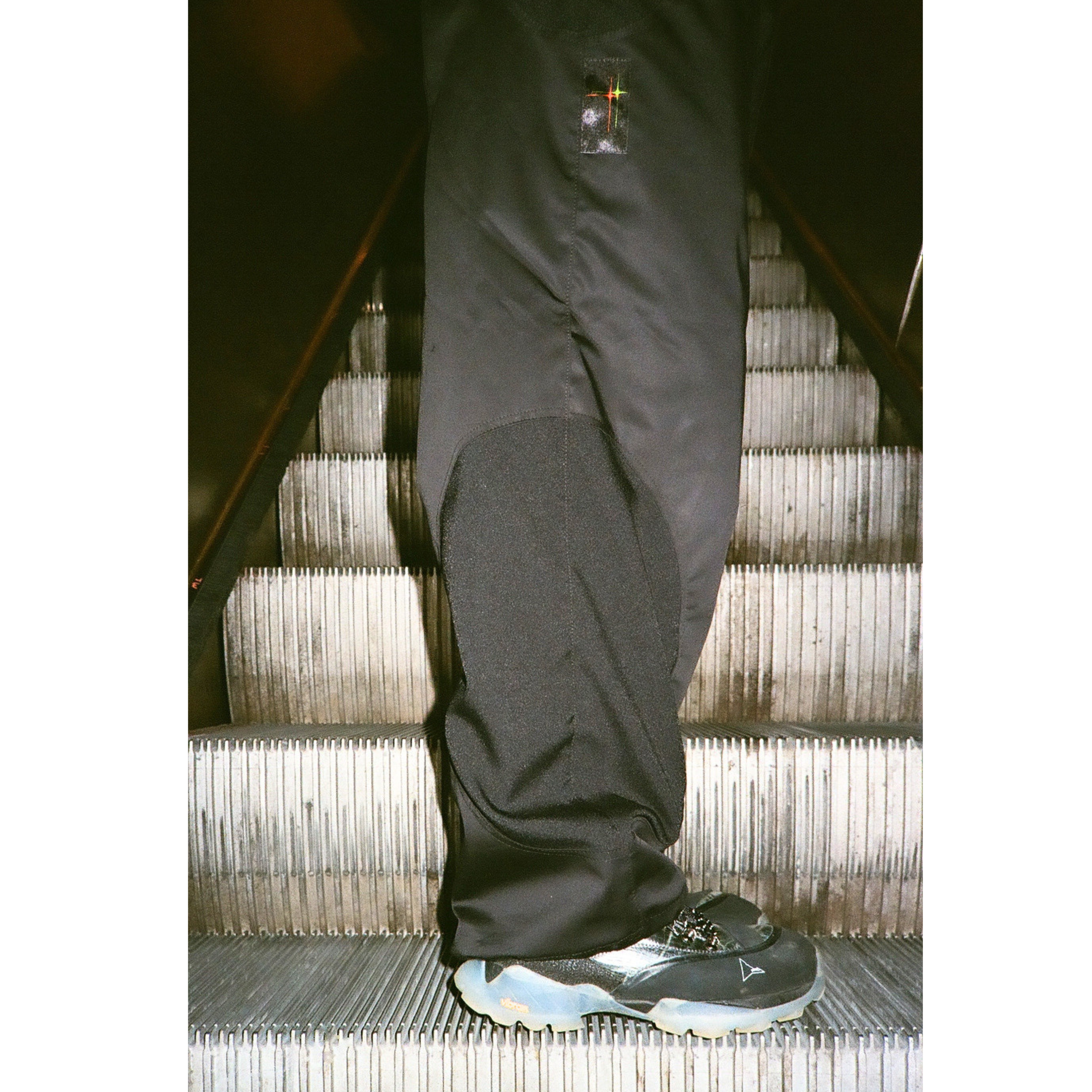 EICHTERLING TROUSER BLACK SIDE STANCE.png