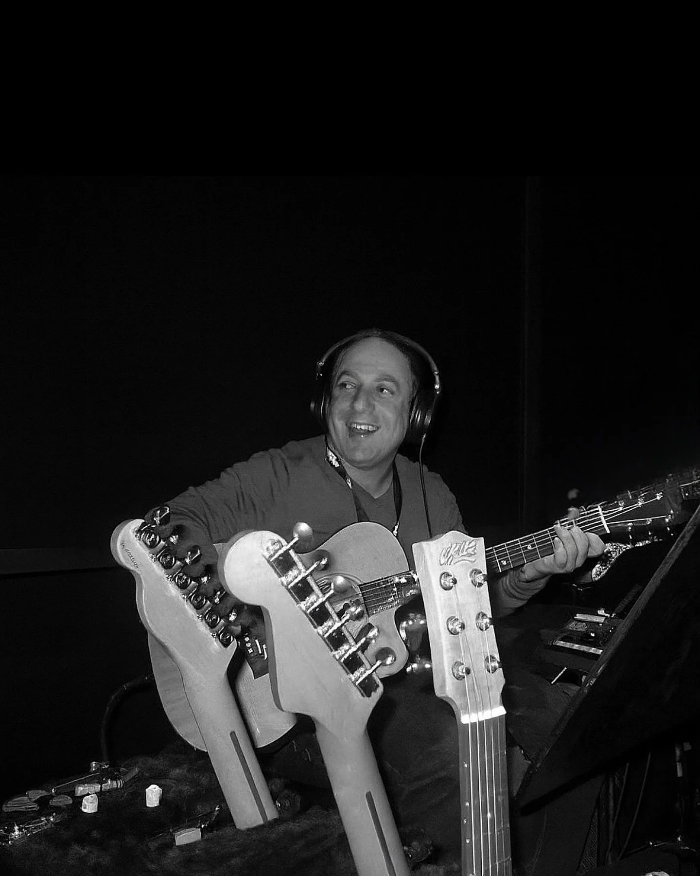 From GUITAR LESSONS to LIVE PERFORMANCES, take the next step with Rando Guitar today! 🎸 

At Rando Guitar, I combine decades of experience as a performer, teacher &amp; lifelong musician to help you connect with the joy of music. Whether you&rsquo;r