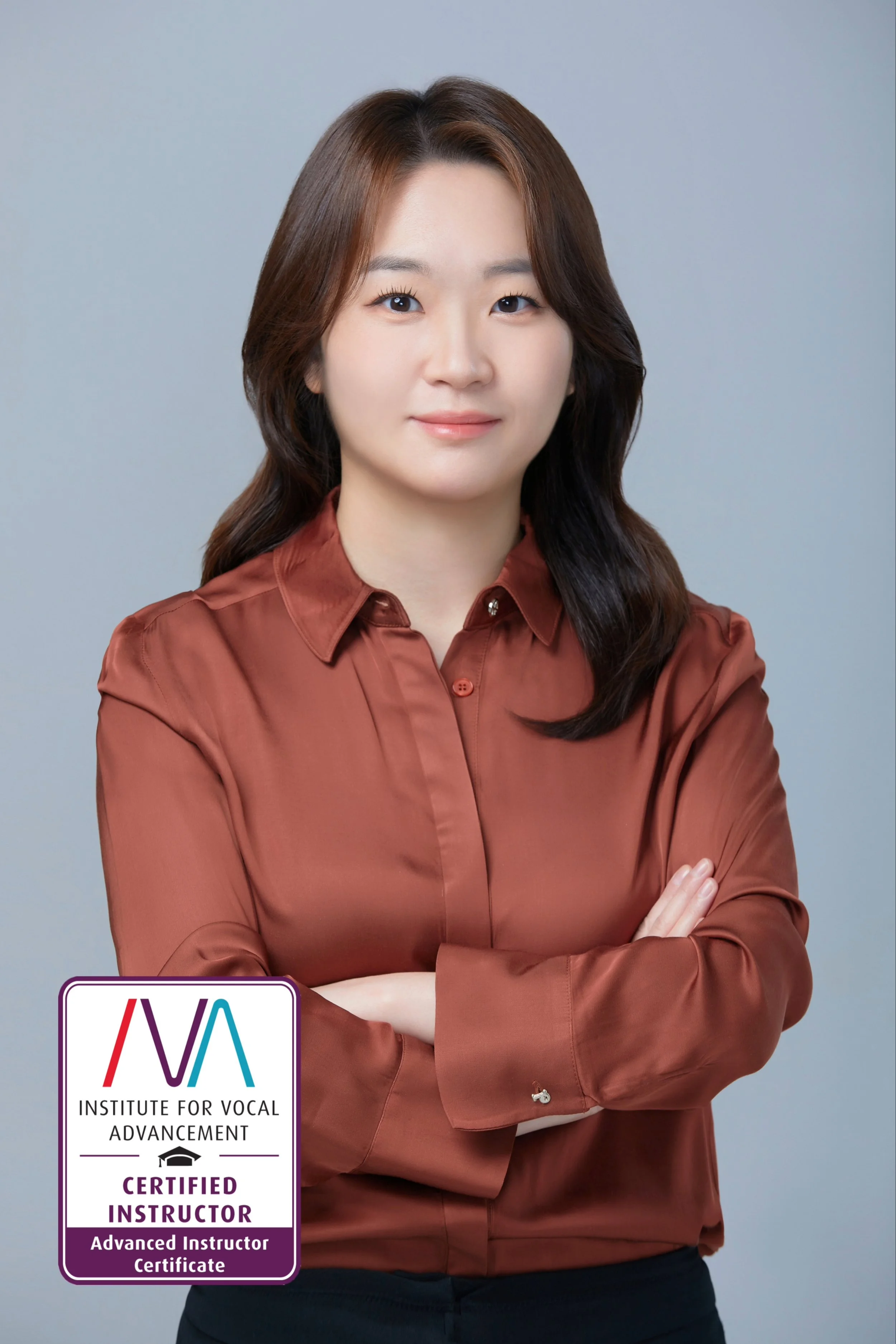 Jane Shin profile picture. There is an certificate logo from Institute for Vocal Advancement.