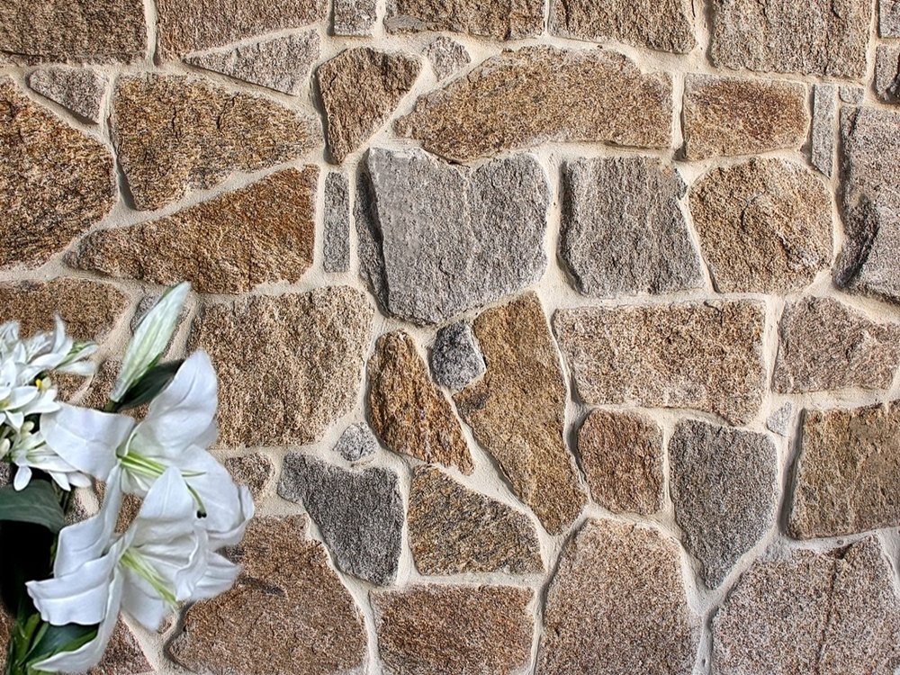 Tilpa-irregular-mixed-granite-cladding-stone.jpg