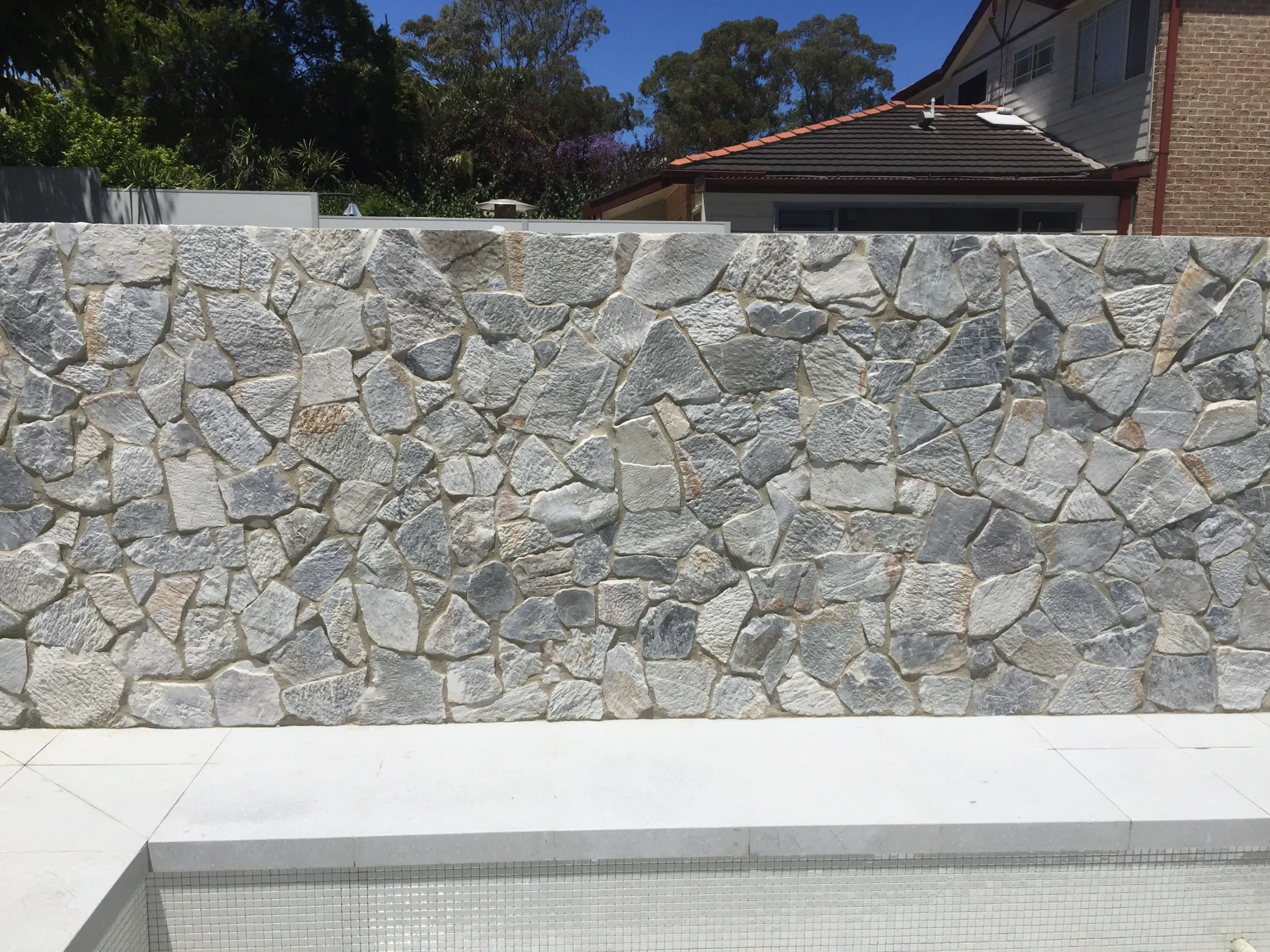 Beltana-Irregular-wall-cladding-2.jpg