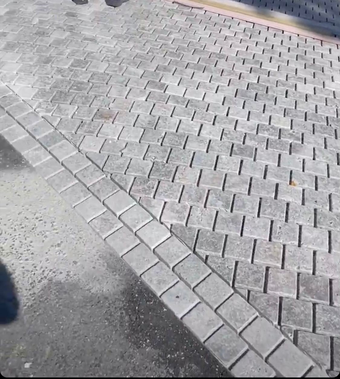 Silver-Tumbled-Travertine-cobbles.jpg