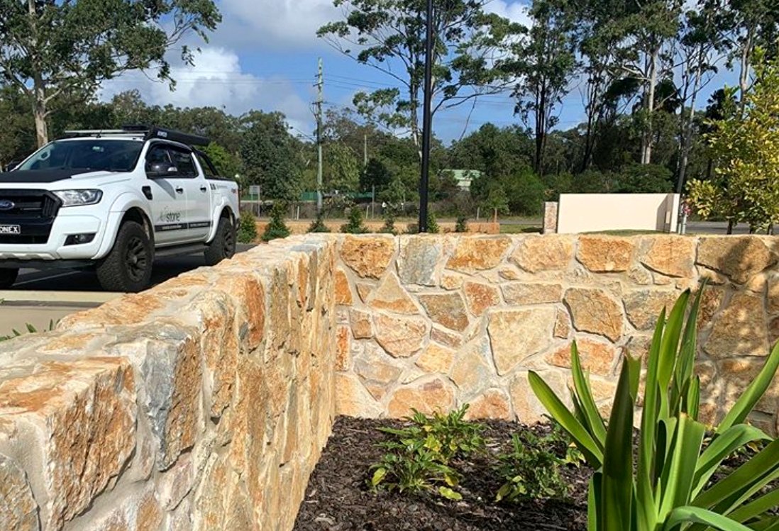 Lavertone-irregular-walling-stone-limestone.jpg