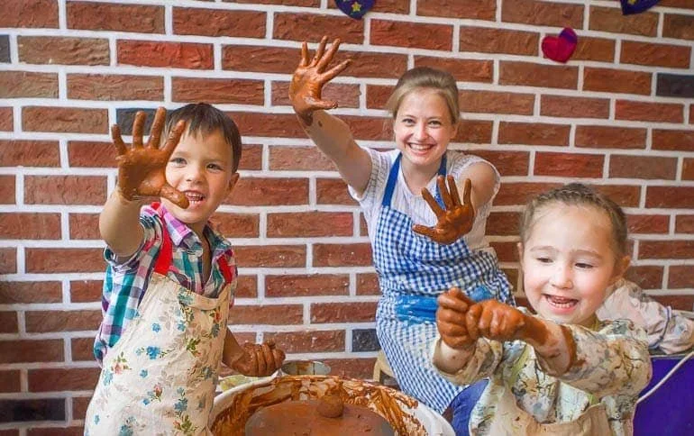 Artistic pottery class in Greenland Hills           