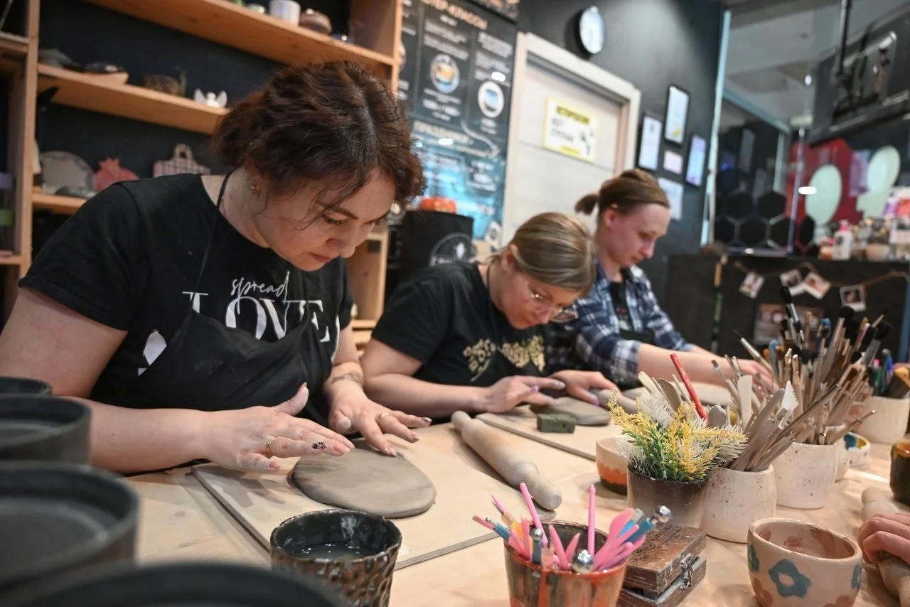 Pottery classes Deep Ellum beginners exploring clay art
  