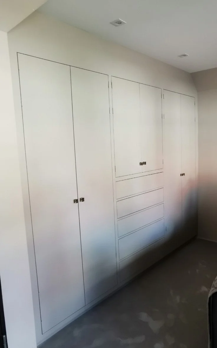 Den indbyggede garderobe i børneværelset