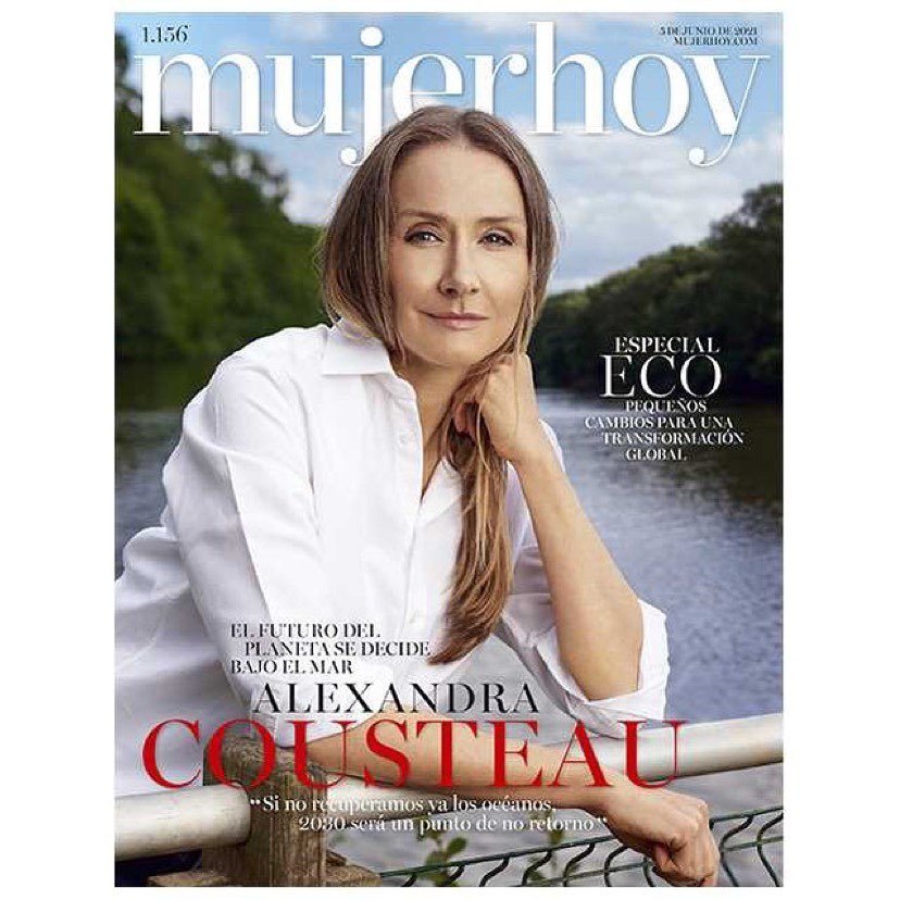 Gracias @mujerhoy for putting oceans on the cover of your green issue. Perhaps next year, it can be a blue issue!! 🌊💙
&bull;
&iexcl;Mujerhoy apuesta por la revoluci&oacute;n verde! @acousteau, nieta del famoso ocean&oacute;grafo y divulgador, prota