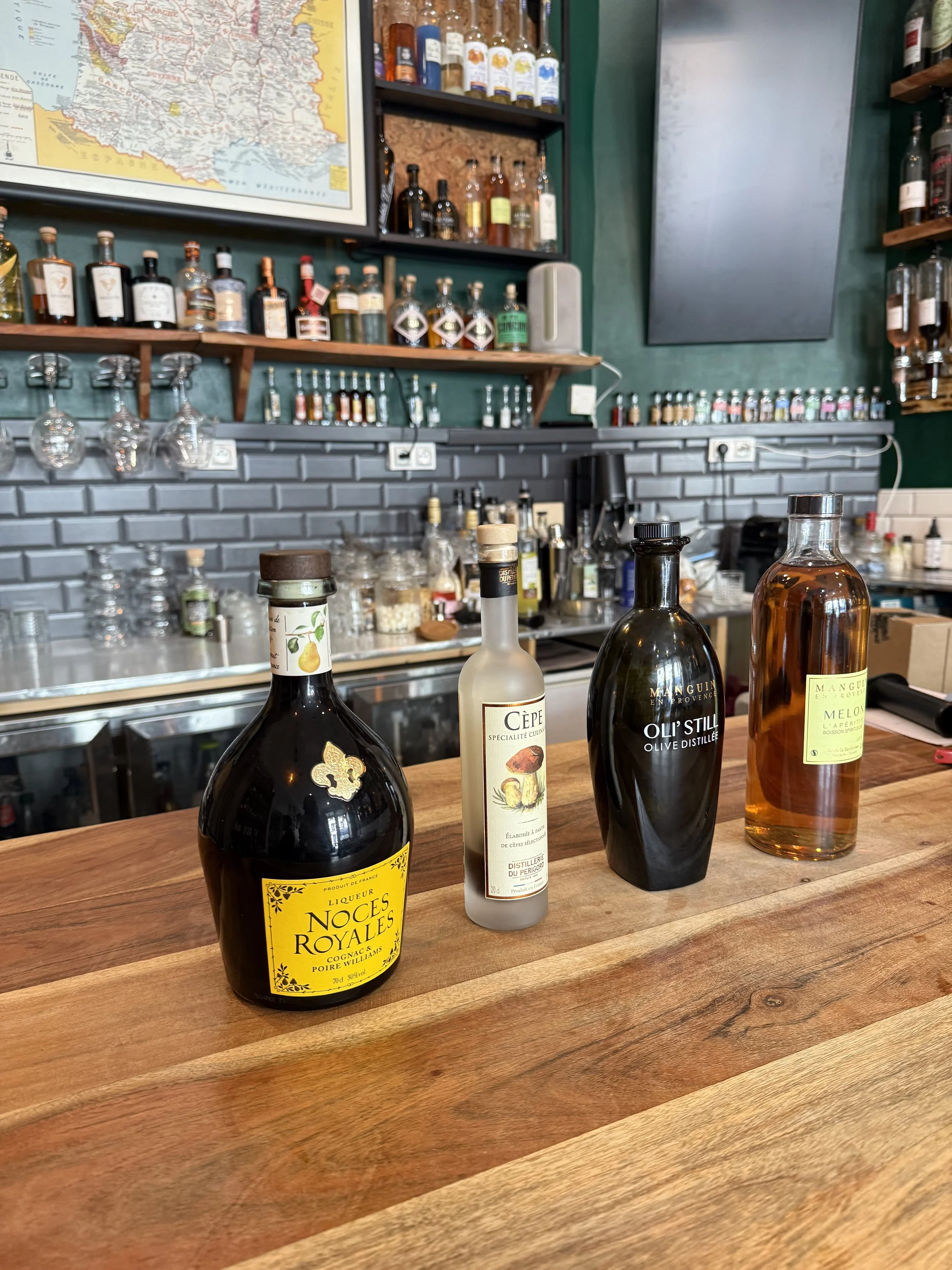 BOUTEILLES LIQUEUR.jpeg