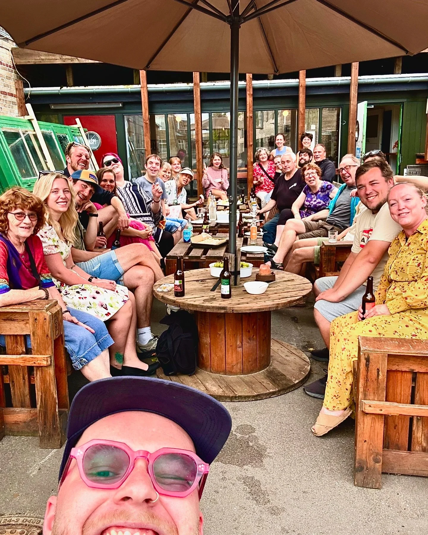 🤩 GLADE SOMMERFOLK 🌞
I aften kl. 21.00 går vi på sommerferie og så er vi tilbage d. 12. August 🙌 
Tusind tak til alle der bruger huset på den ene eller anden måde og til alle jer som følger med her på si