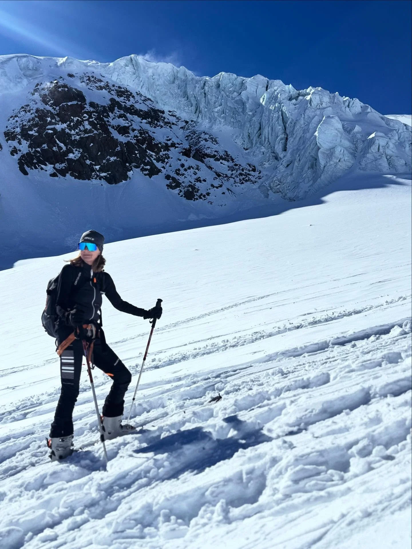 THAT&lsquo;S A WRAP 🎿

Gestern auf der Wildspitze (3.772m) - wohl unsere letzte Skitour der Saison 25/26. 

Wir hatten am 1.Mai noch top Verh&auml;ltnisse und konnten &uuml;ber den Taschaferner bis ins Tal abfahren (ca. 30 Minuten Ski tragen).

Jetz
