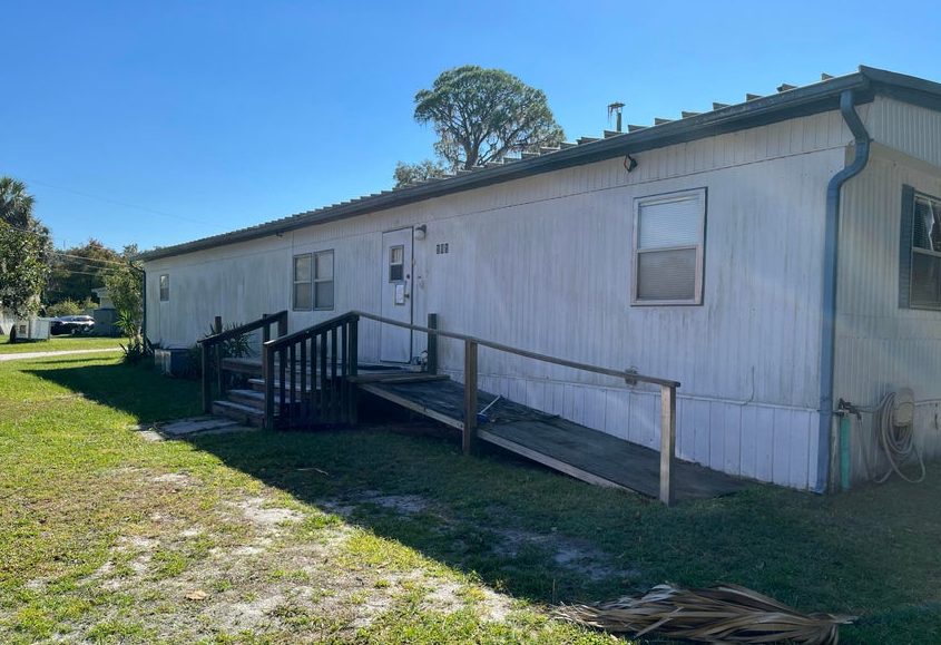 $145,000 l 101 HUMMINGBIRD Trail
Crescent City, FL 32112