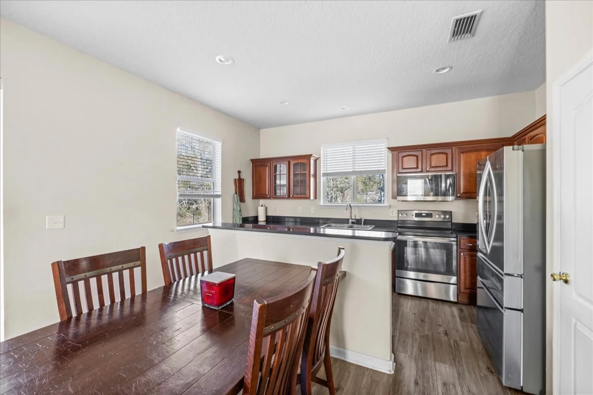 22-Dining to Kitchen.jpg