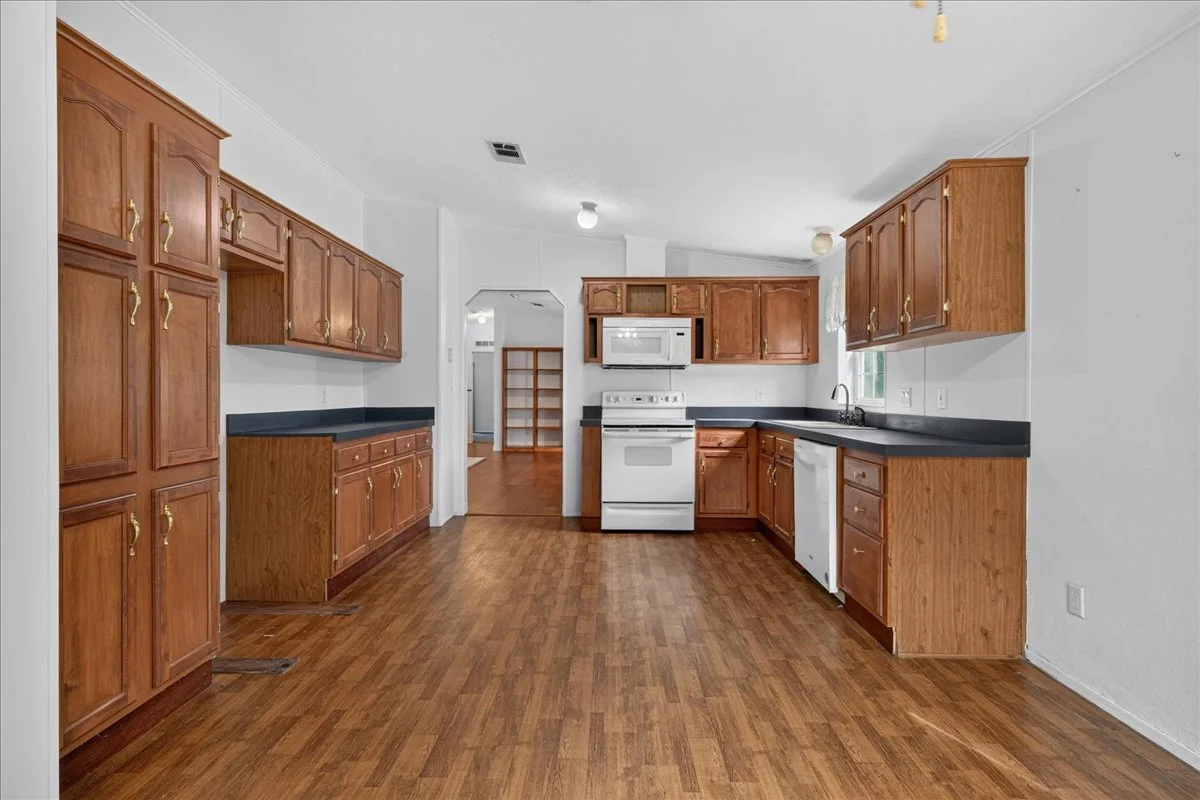13-Kitchen.jpg