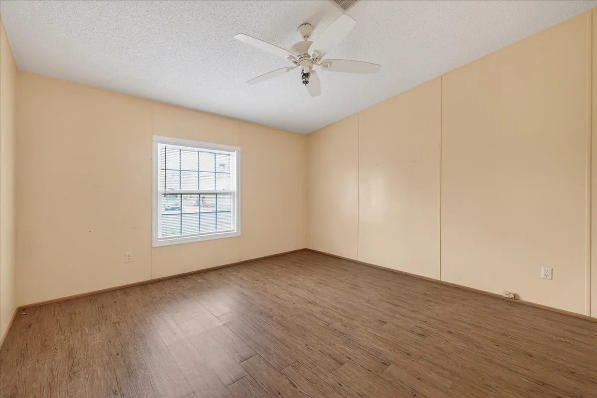 21-Master Bedroom.jpg