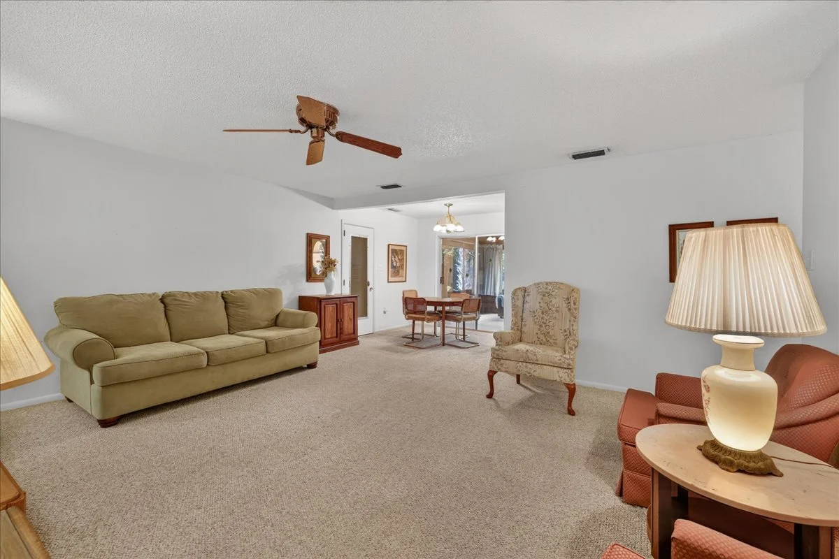 14-Living Room.jpg