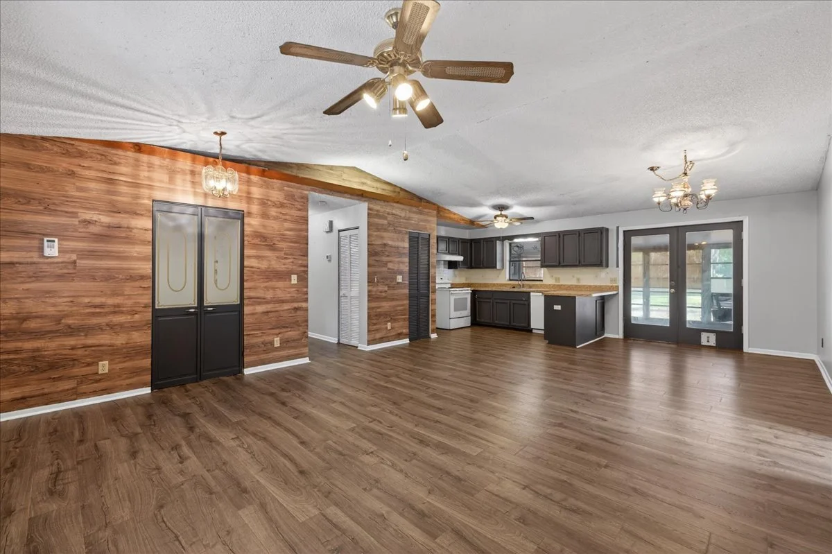 20-Living Room to Kitchen.jpg