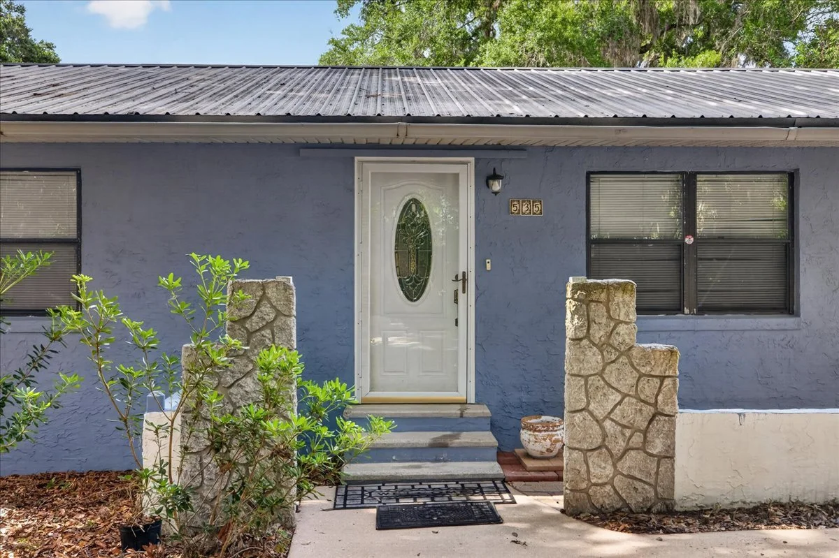 46-Front Entrance.jpg