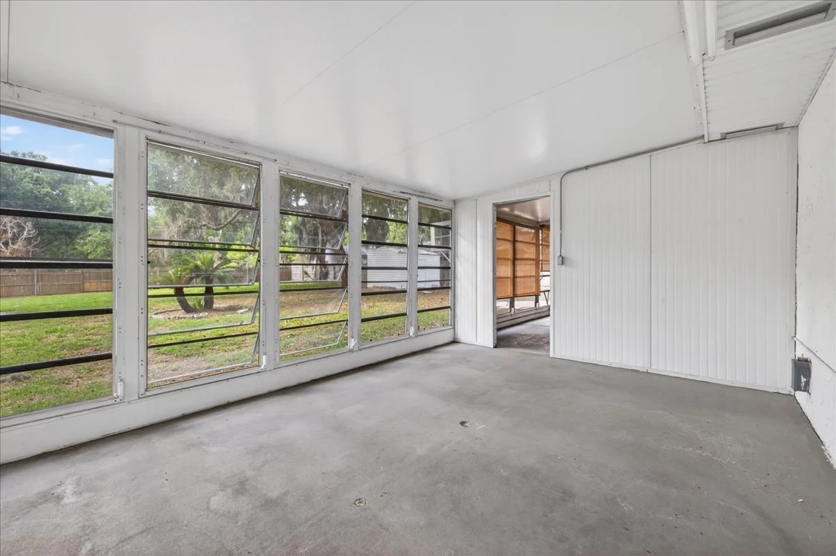 29-Screened Porch.jpg