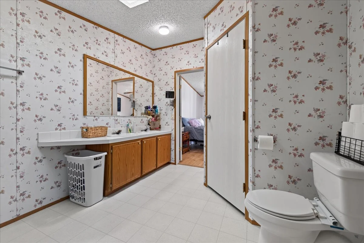 13-Master Bathroom.jpg