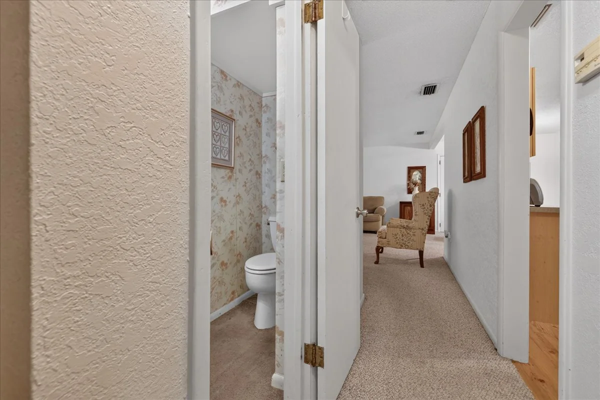23-Bathroom 1.jpg