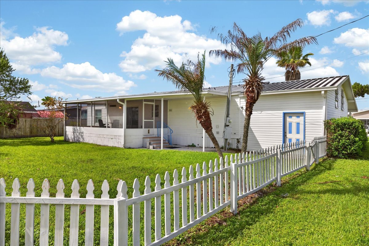 40-Exterior Back.jpg