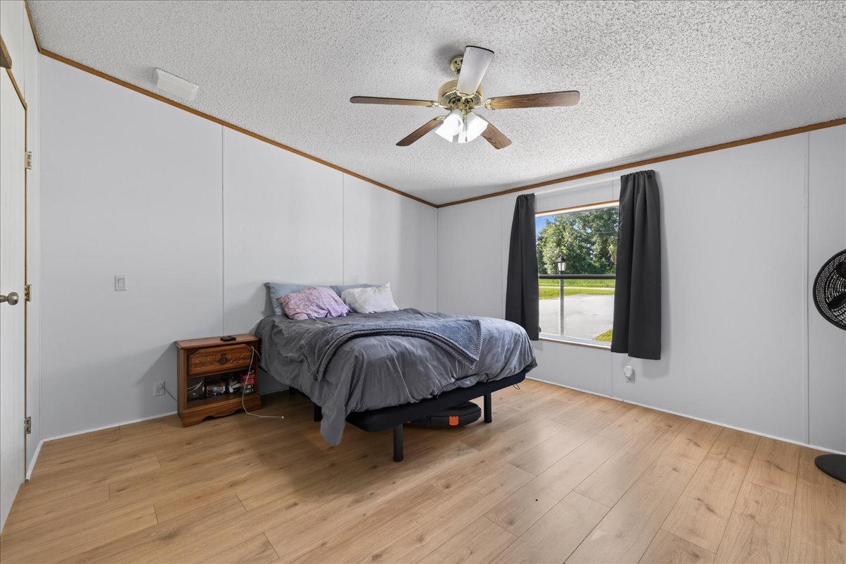 11-Master Bedroom.jpg