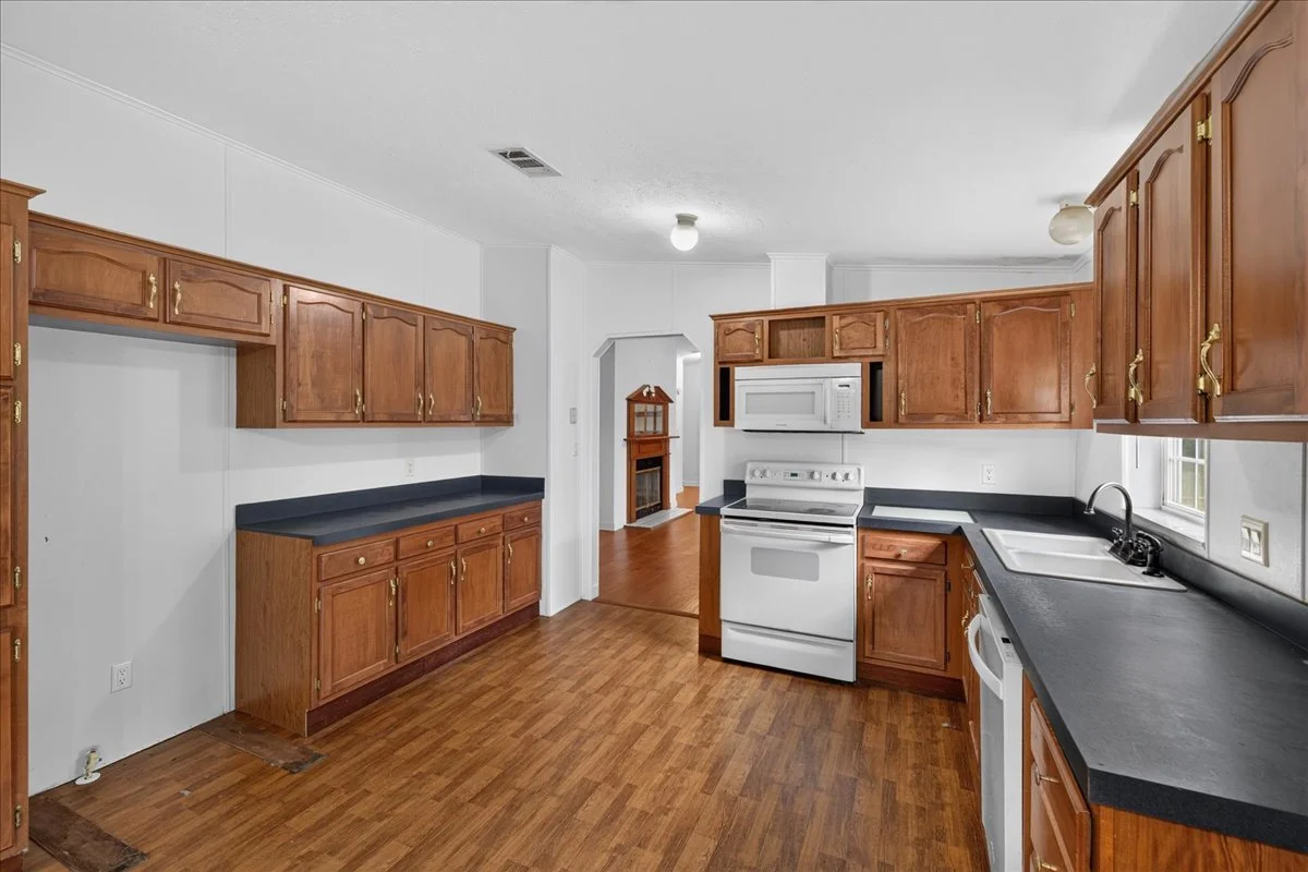 15-Kitchen.jpg
