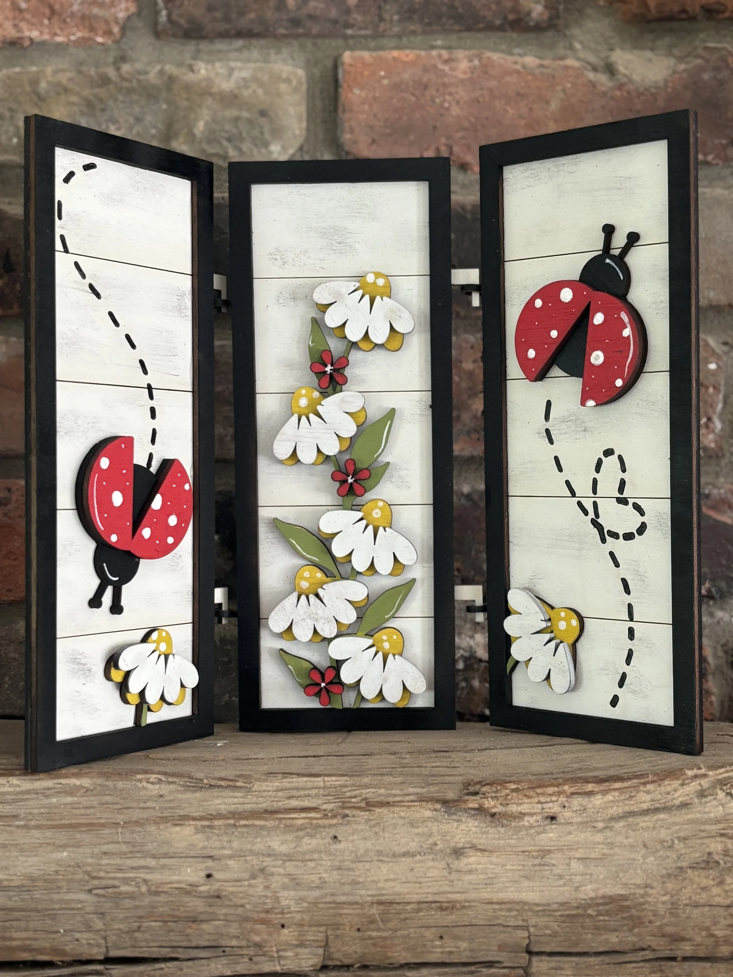 Shiplap Vertical Trio - Ladybugs
