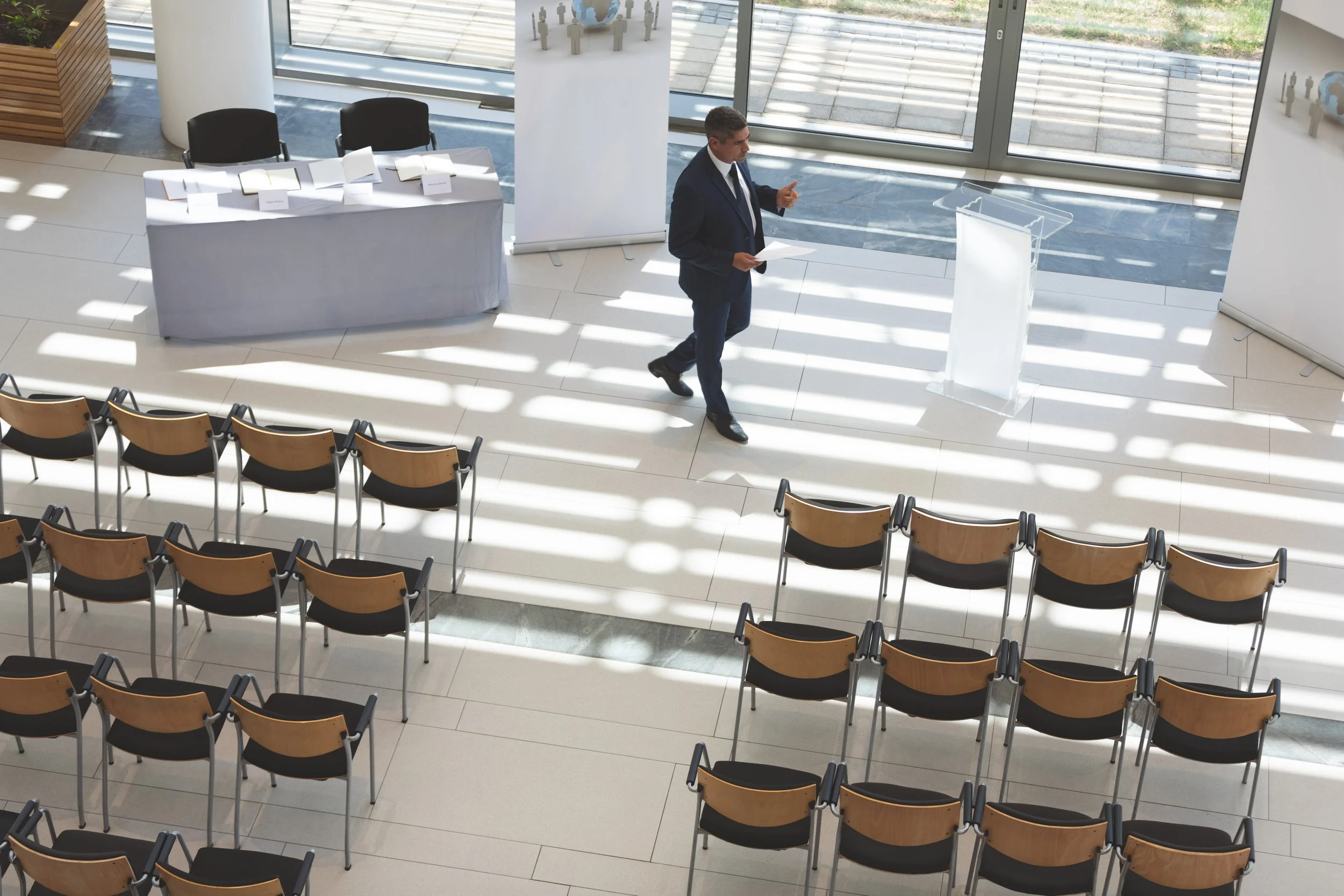 ROOFTOP TOWN HALL EVENT SPACE