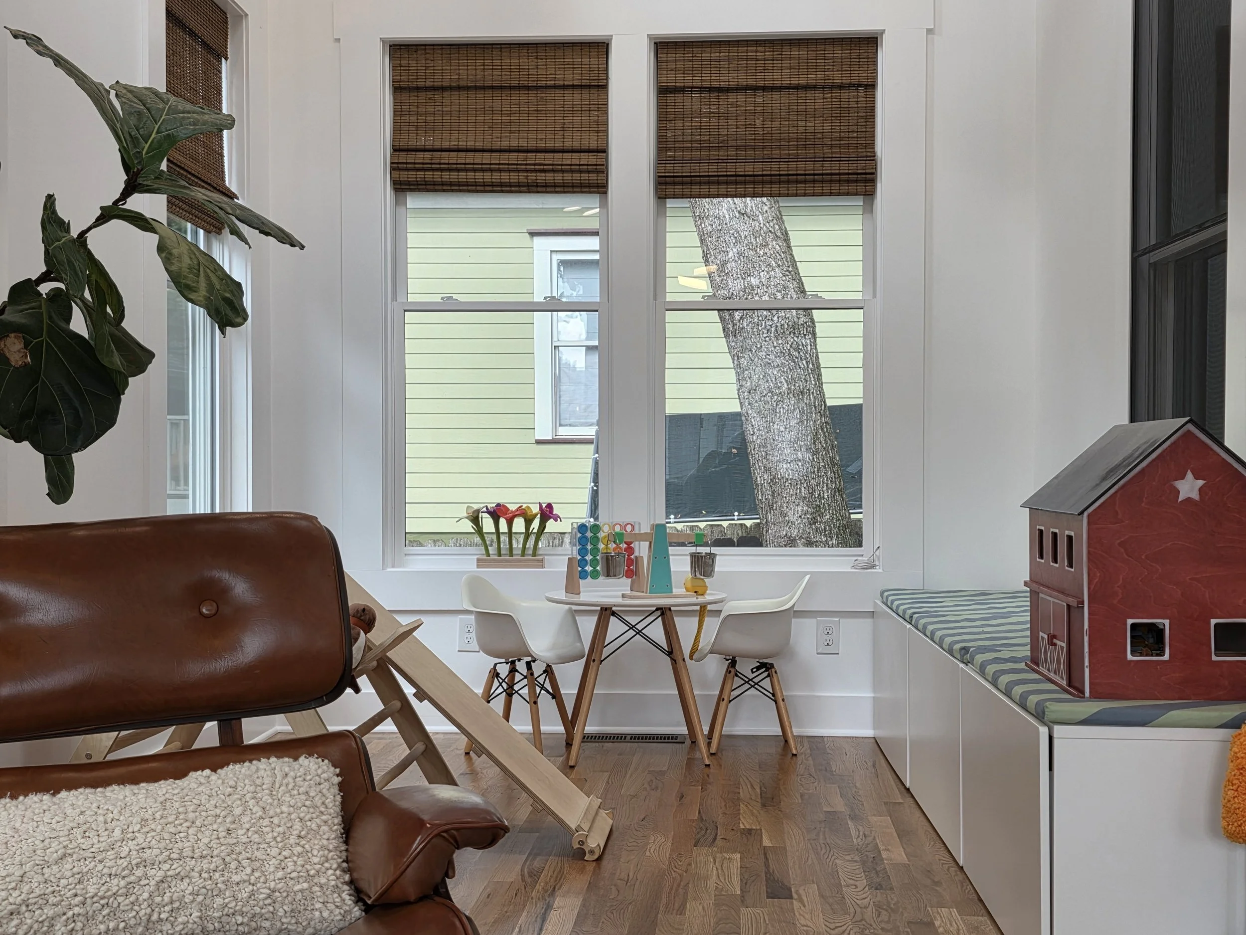 NEW PLAY SITTING AREA MAIN HOUSE.jpg